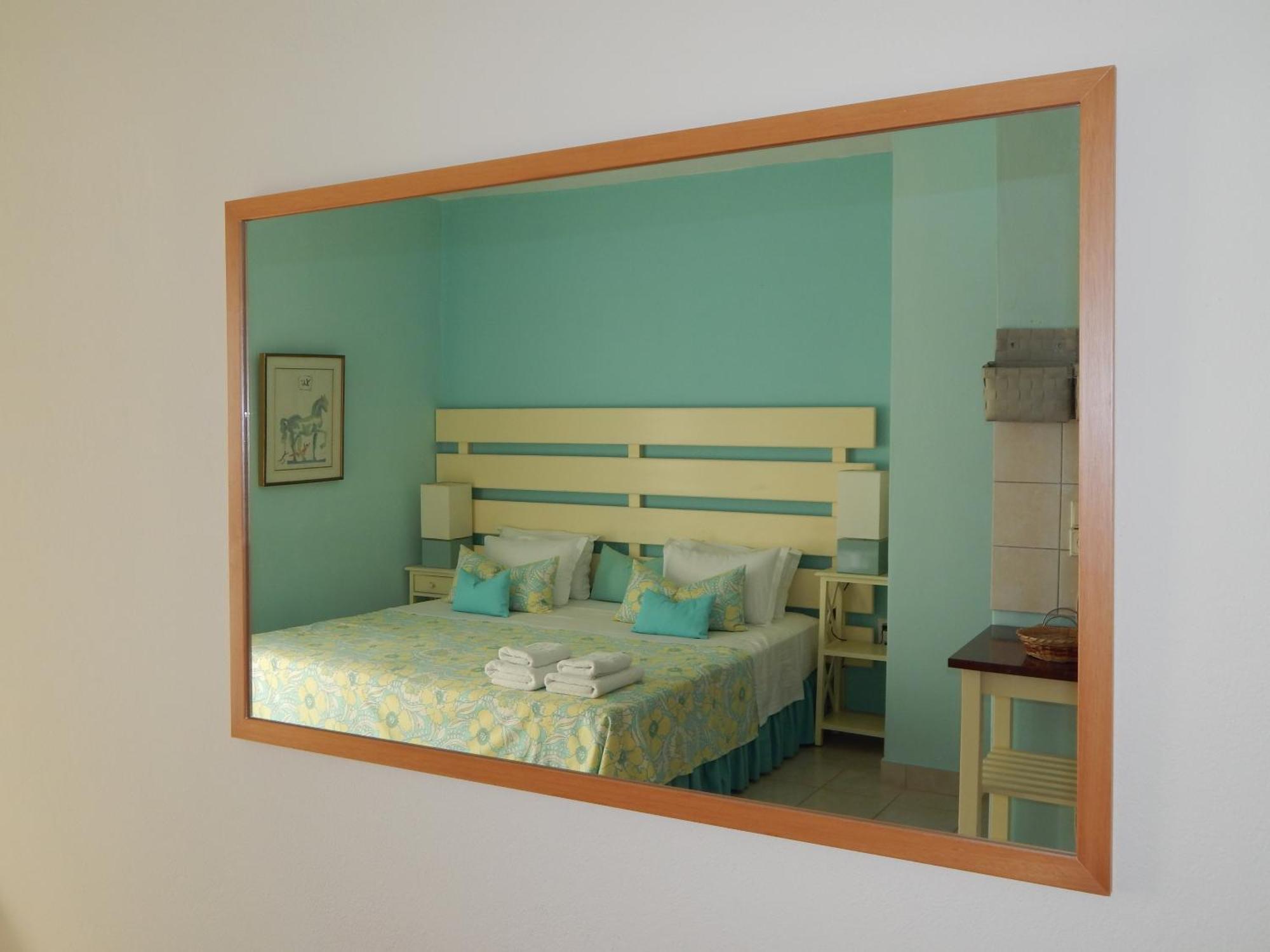 Palmina Mare And Apartment Paralia Vrachou