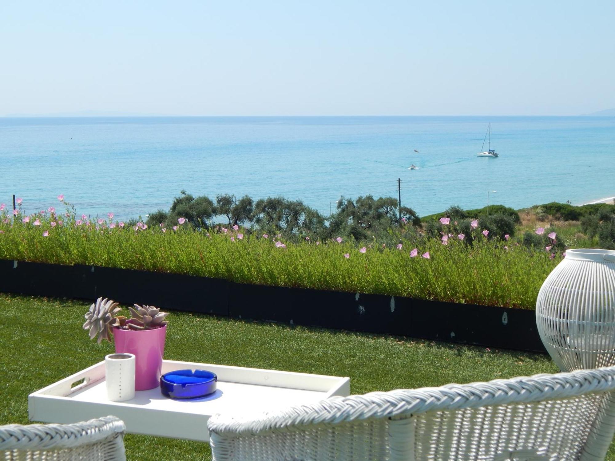 Palmina Mare And Apartment Paralia Vrachou